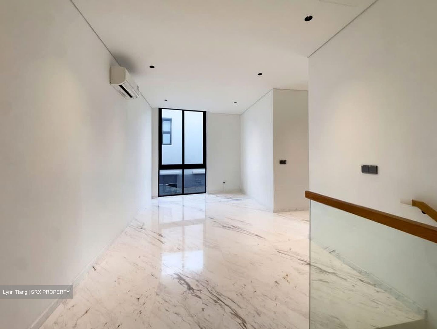 Elizabeth Drive (D23), Terrace #555702741